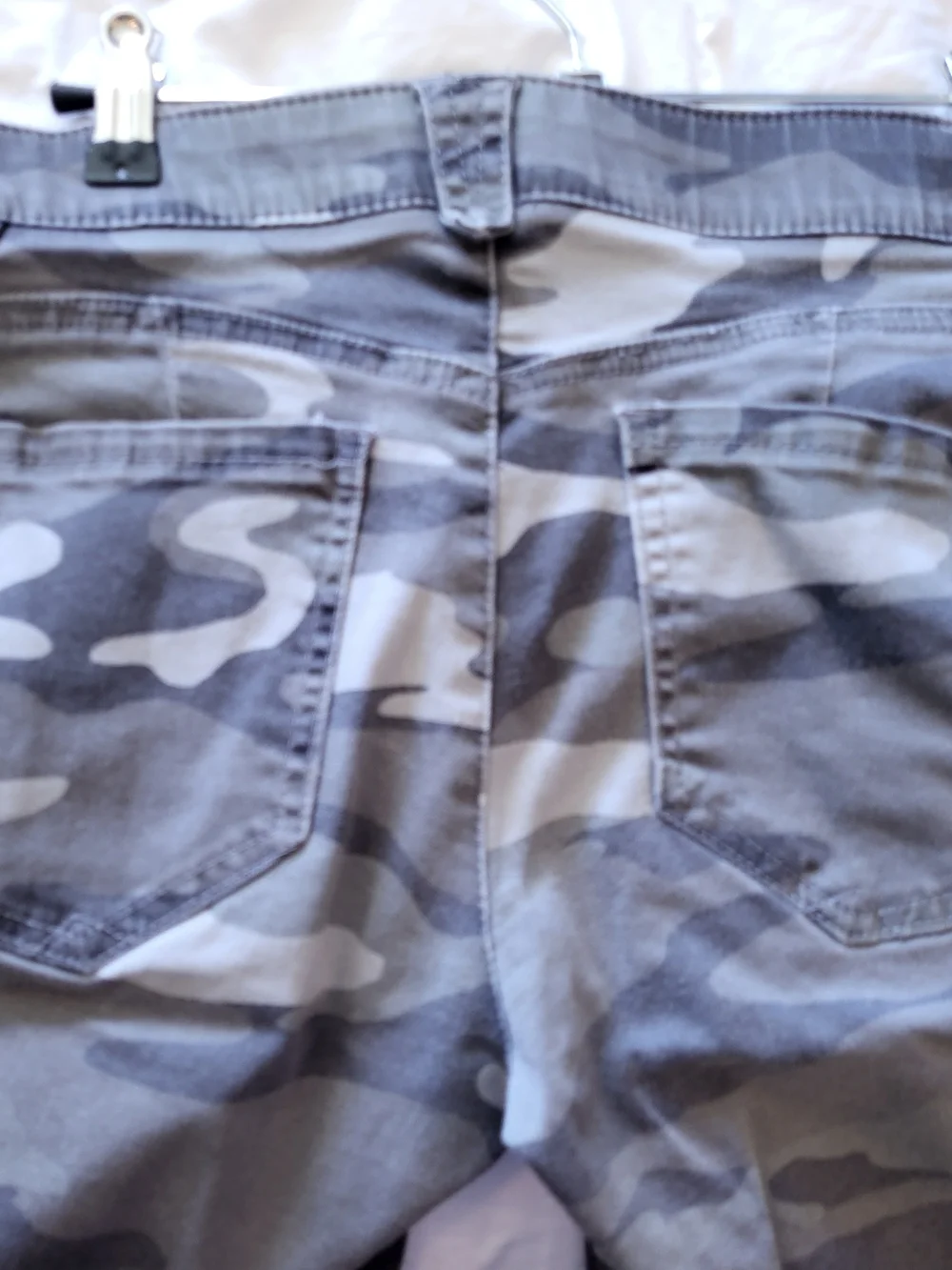 Democracy Sz 8 Camo Grey/Green  All Way Stretch Shorts - Picture 4 of 10